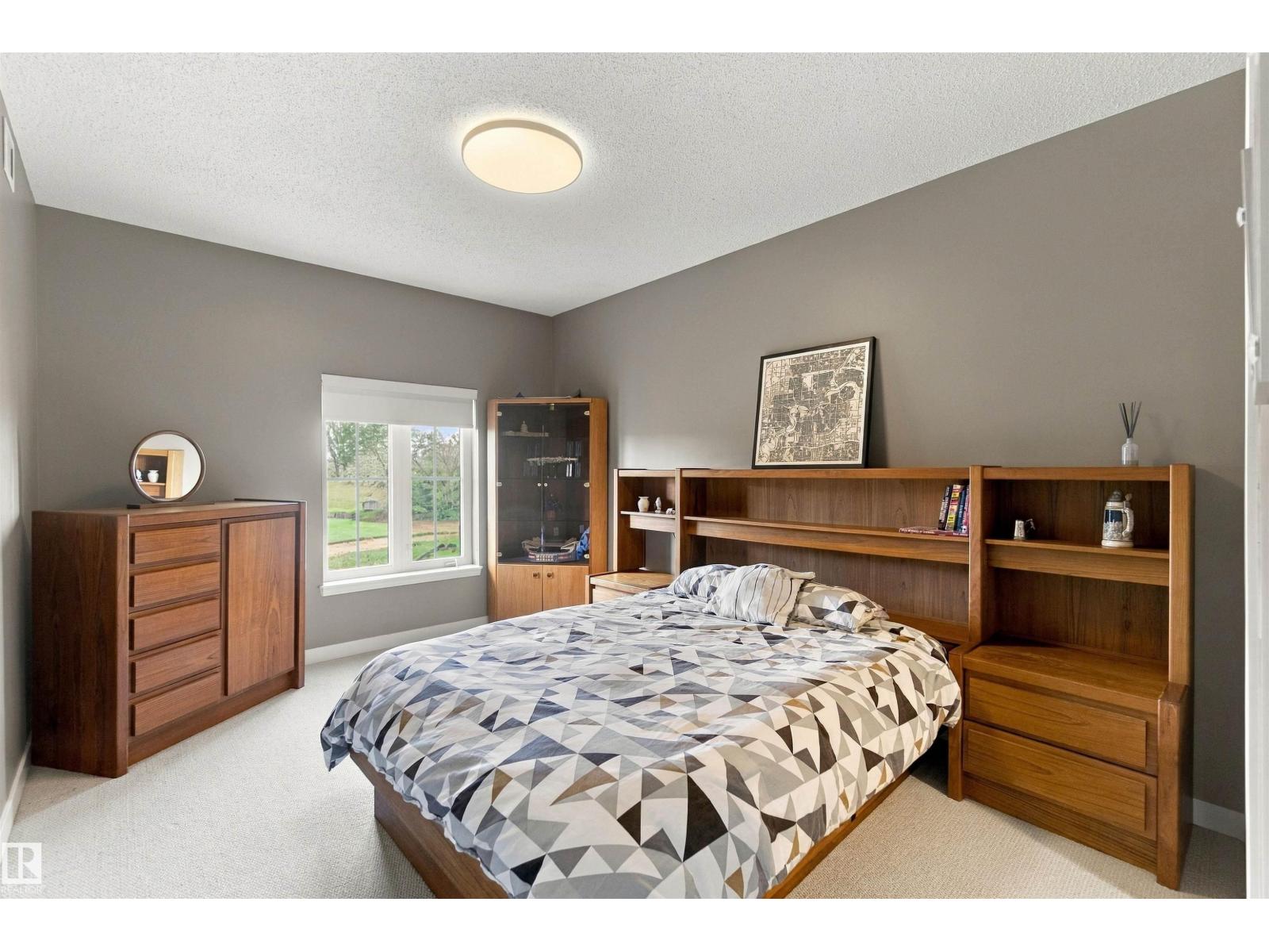 #421 10333 112 ST NW
