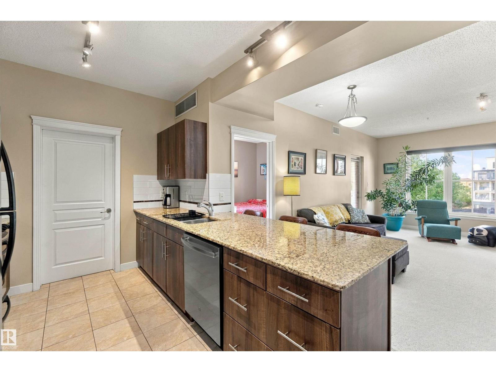 #421 10333 112 ST NW