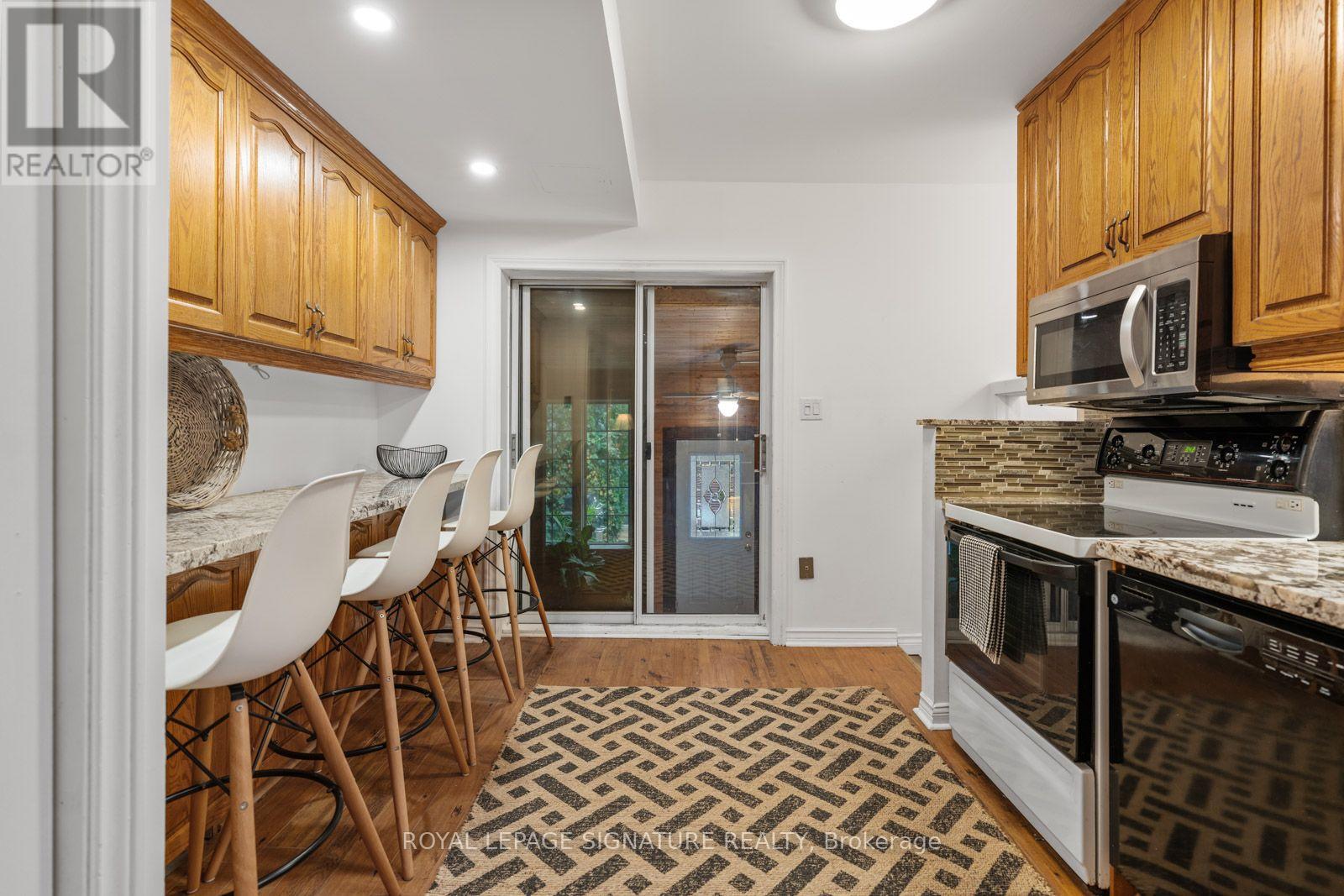 30 Lawlor Avenue, Toronto, Ontario  M4E 3L7 - Photo 10 - E13846778