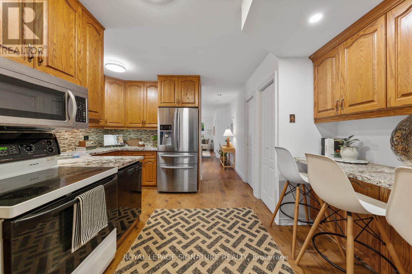30 Lawlor Avenue, Toronto, Ontario  M4E 3L7 - Photo 11 - E13846778