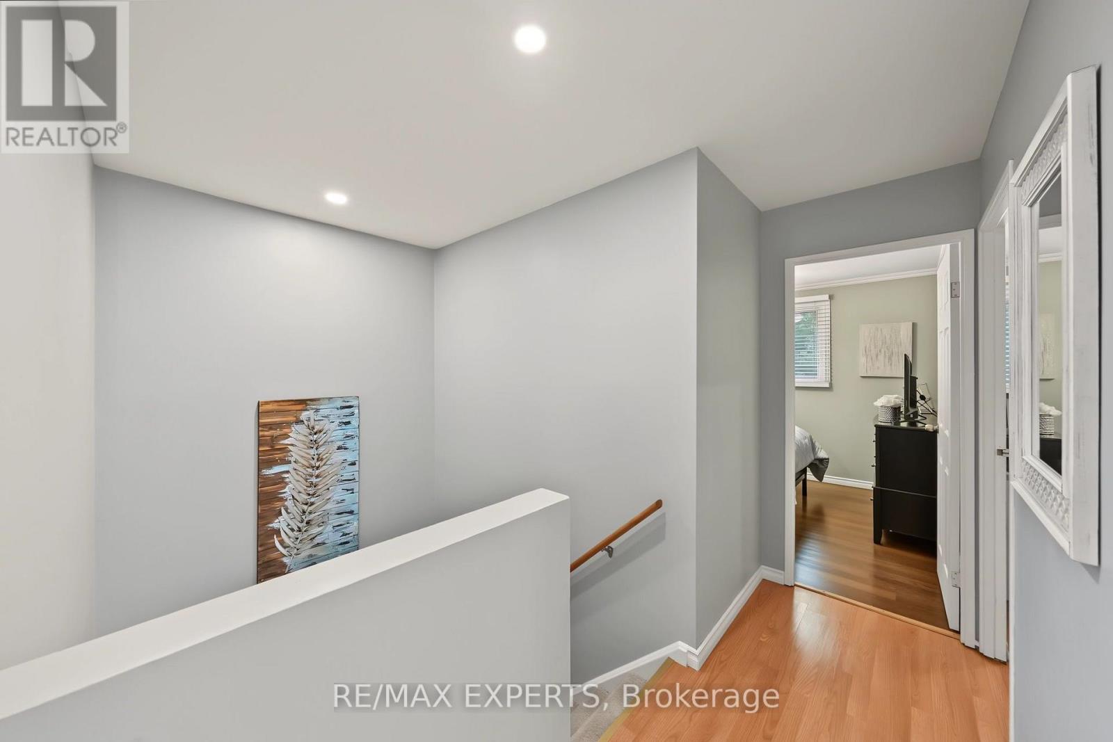 326 Oakwood Court, Newmarket (Huron Heights-Leslie Valley), Ontario  L3Y 3C8 - Photo 20 - N13846784