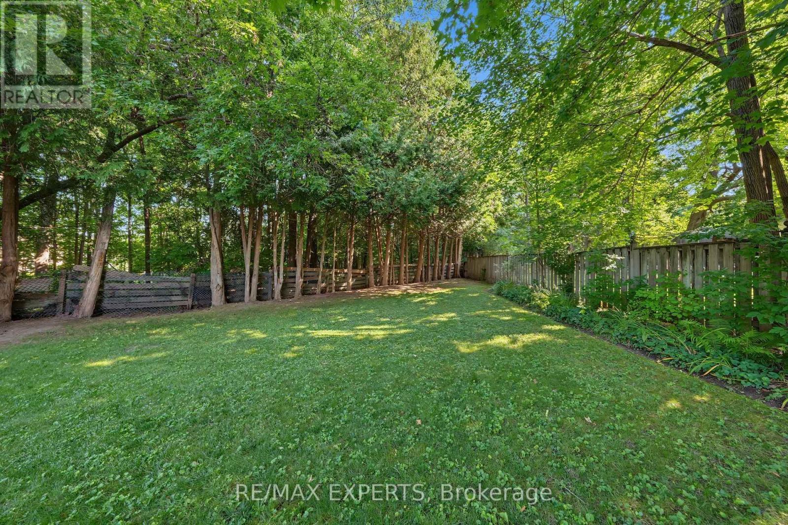 326 Oakwood Court, Newmarket (Huron Heights-Leslie Valley), Ontario  L3Y 3C8 - Photo 43 - N13846784