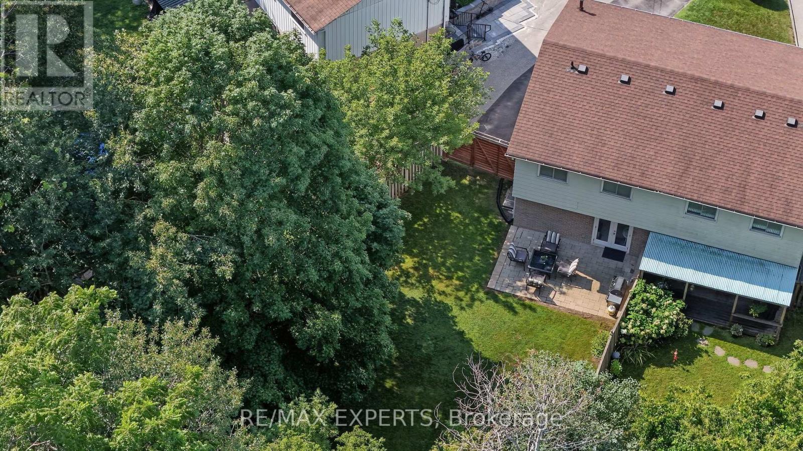 326 Oakwood Court, Newmarket (Huron Heights-Leslie Valley), Ontario  L3Y 3C8 - Photo 47 - N13846784