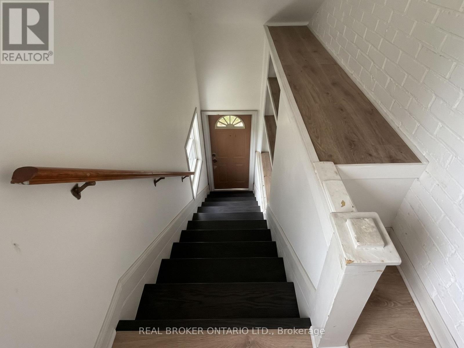 Upper - 23 Second Street, New Tecumseth, Ontario  L0G 1A0 - Photo 2 - N13842854