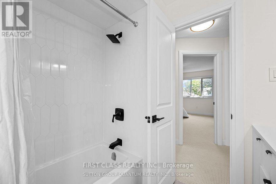 1144 Jamesway Boulevard, Oakville (Fa Falgarwood), Ontario  L6H 2Z7 - Photo 12 - W13846738