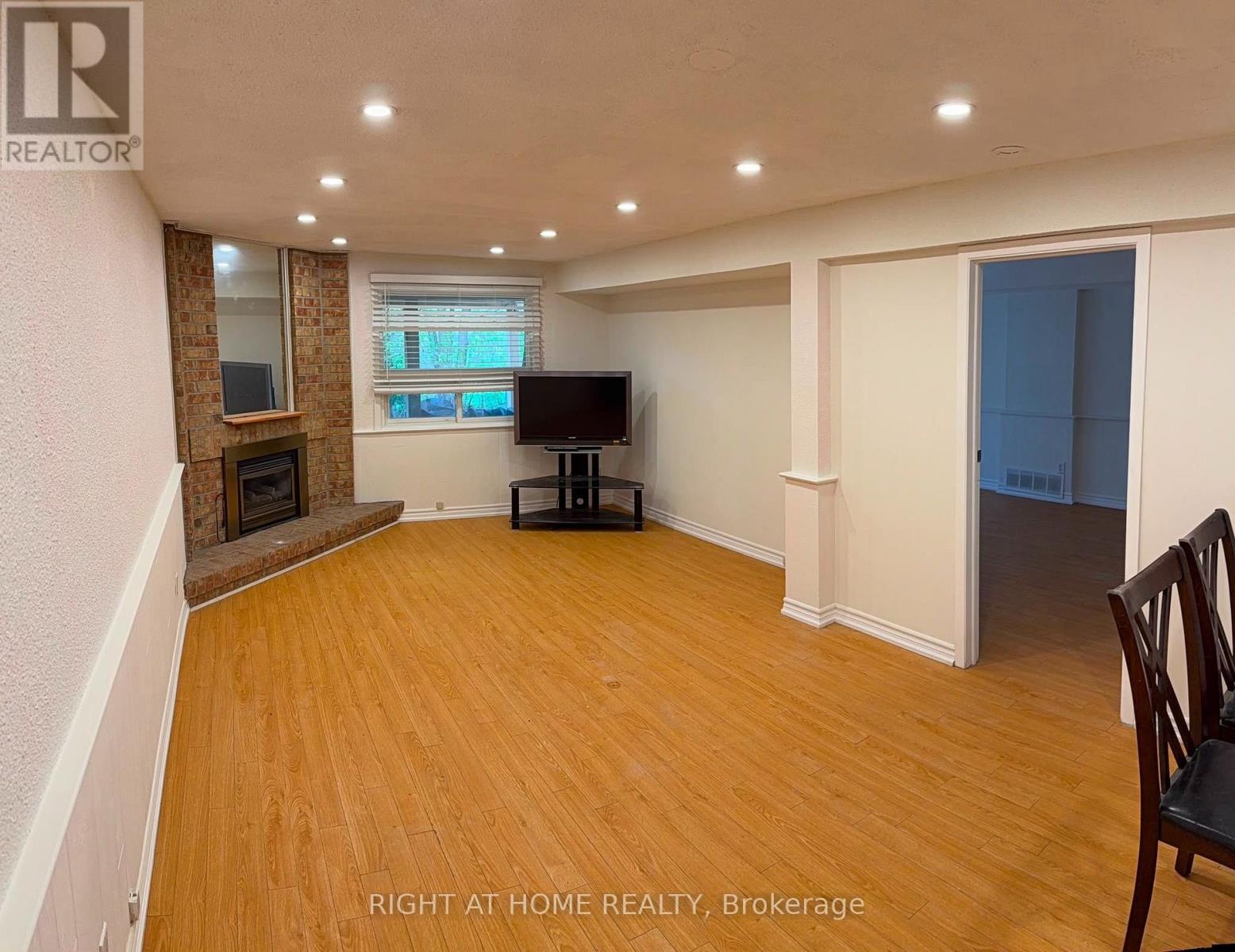Bsmt - 4154 Sunflower Drive, Mississauga (Erin Mills), Ontario  L5L 2L5 - Photo 10 - W13846740