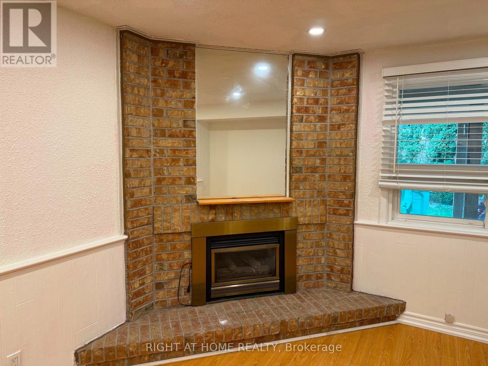Bsmt - 4154 Sunflower Drive, Mississauga (Erin Mills), Ontario  L5L 2L5 - Photo 11 - W13846740