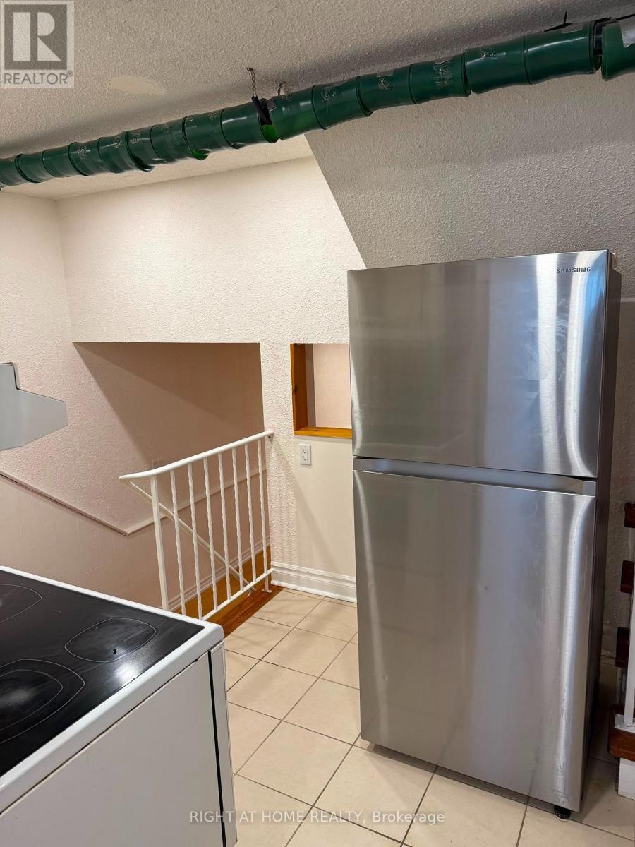 Bsmt - 4154 Sunflower Drive, Mississauga (Erin Mills), Ontario  L5L 2L5 - Photo 5 - W13846740