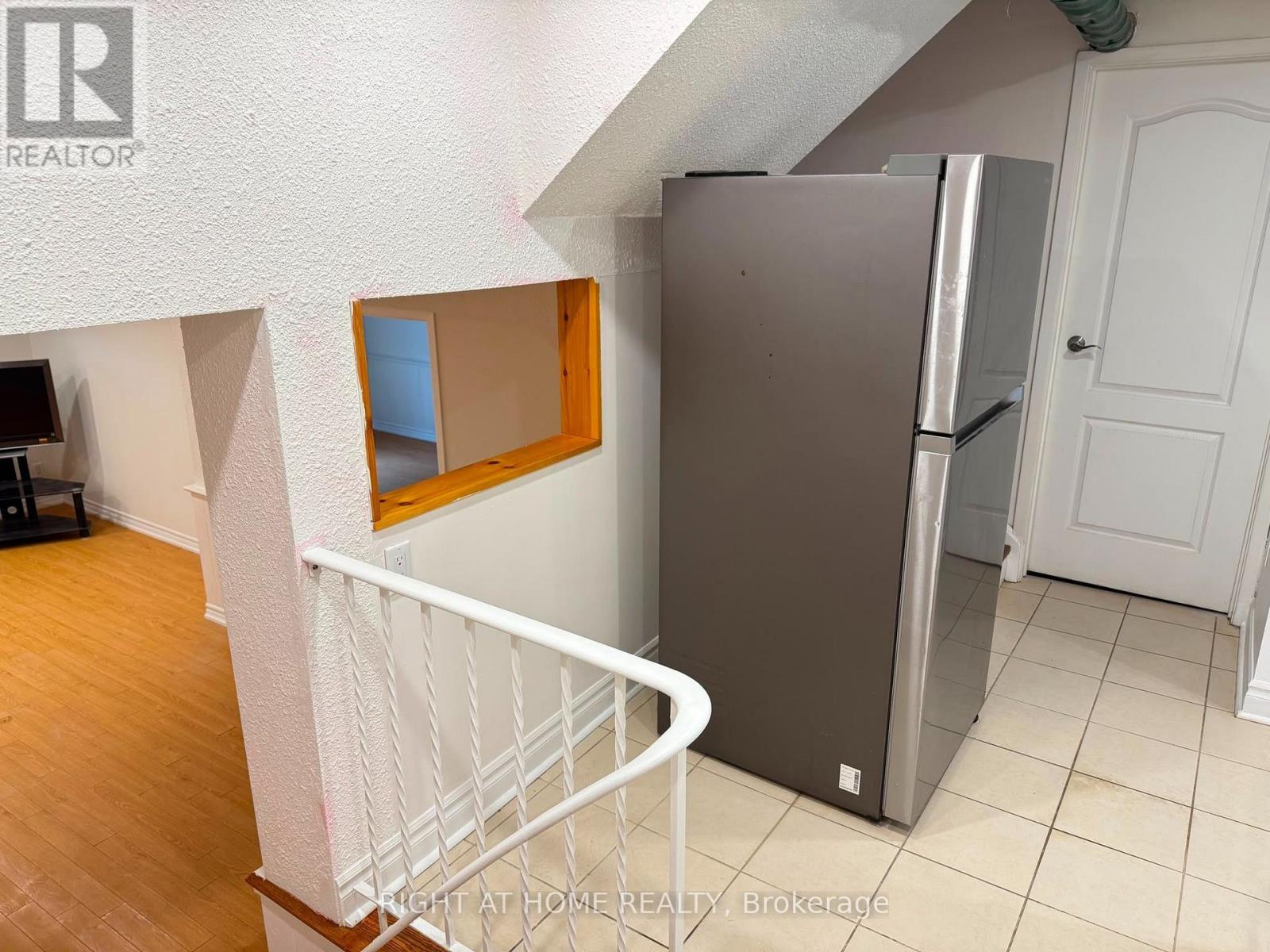 Bsmt - 4154 Sunflower Drive, Mississauga (Erin Mills), Ontario  L5L 2L5 - Photo 6 - W13846740