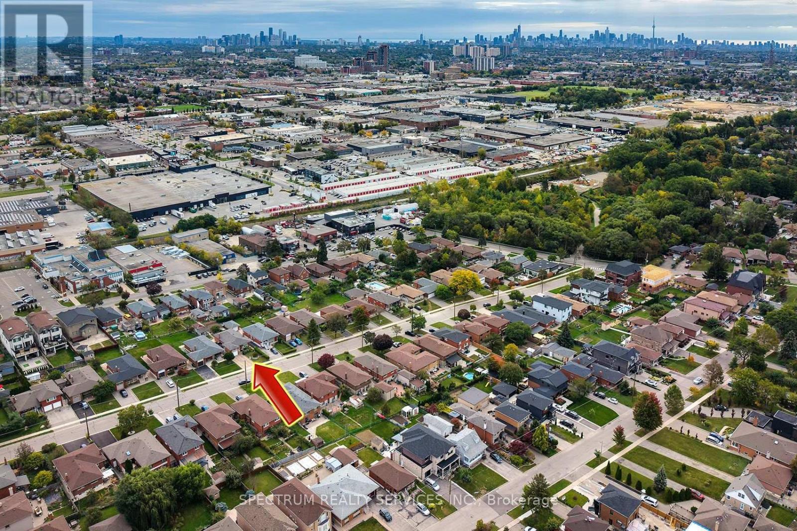 37 Jocada Road, Toronto, Ontario  M6L 2J4 - Photo 2 - W13846808