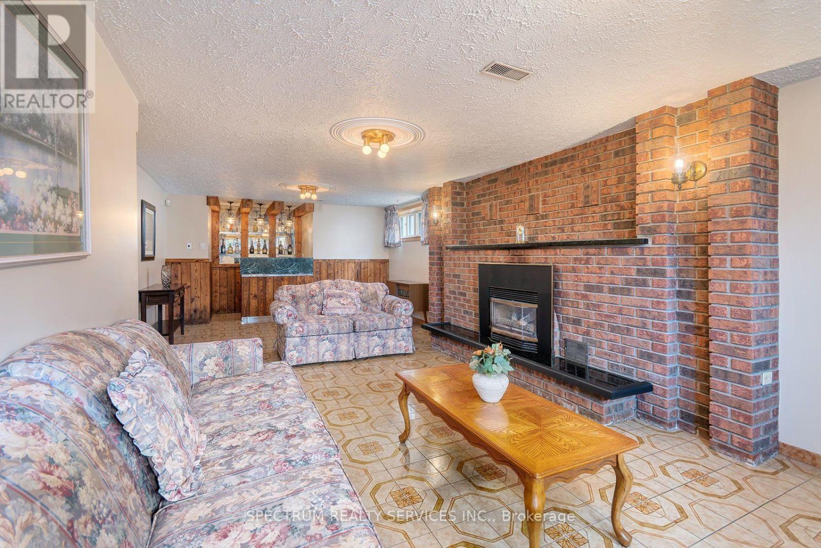 37 Jocada Road, Toronto, Ontario  M6L 2J4 - Photo 26 - W13846808