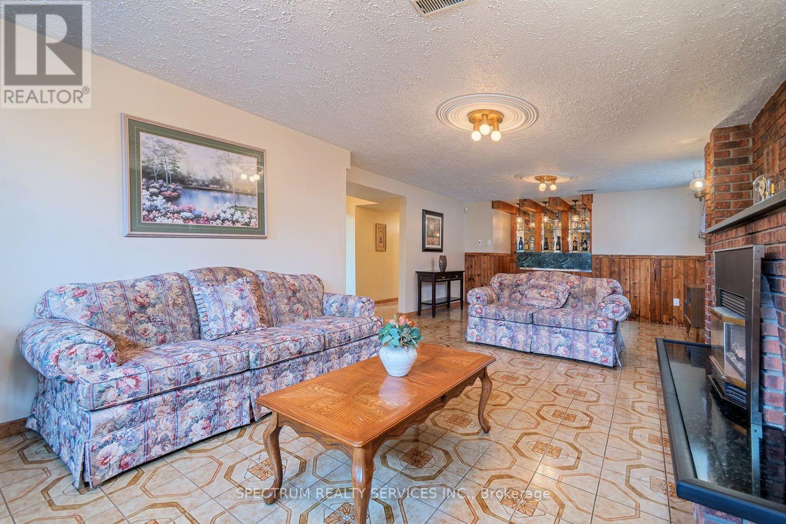 37 Jocada Road, Toronto, Ontario  M6L 2J4 - Photo 28 - W13846808