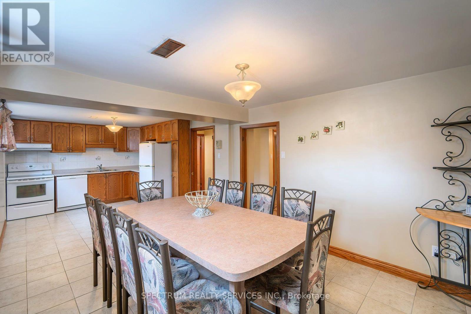 37 Jocada Road, Toronto, Ontario  M6L 2J4 - Photo 31 - W13846808