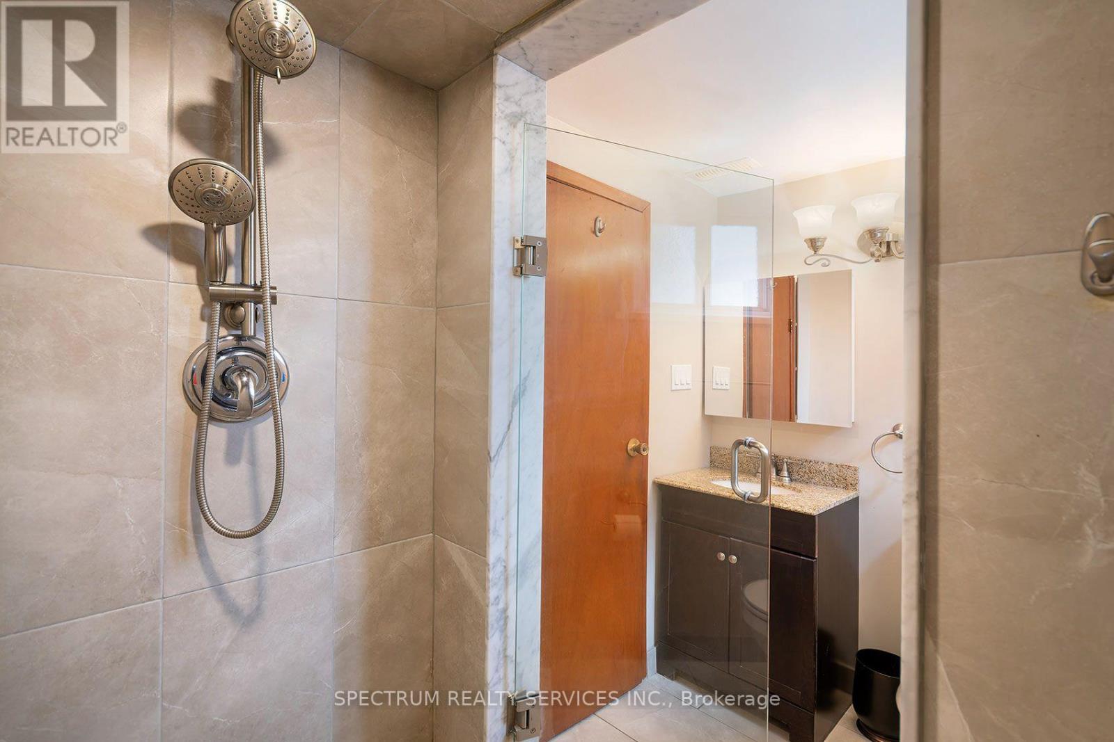 37 Jocada Road, Toronto, Ontario  M6L 2J4 - Photo 35 - W13846808