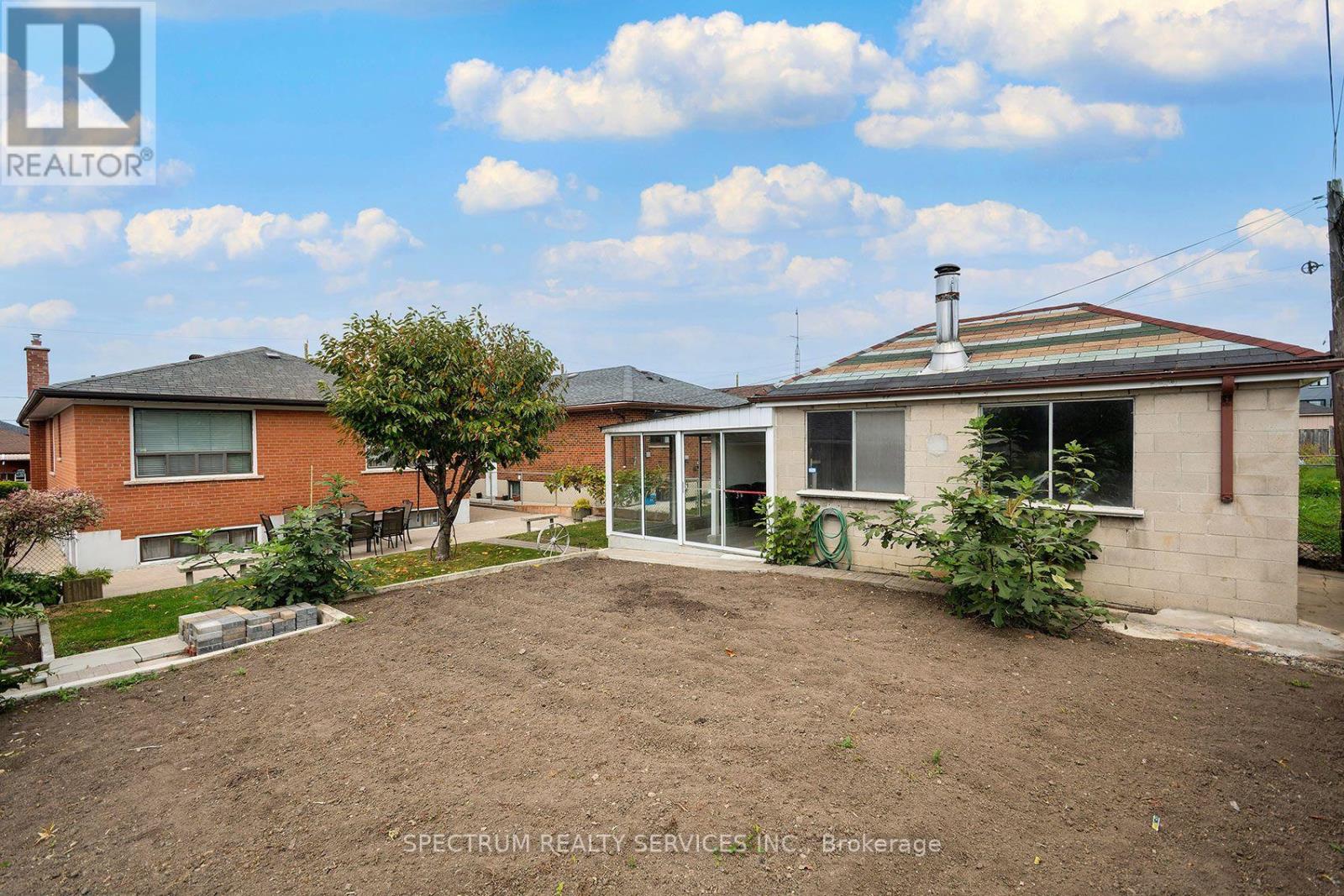 37 Jocada Road, Toronto, Ontario  M6L 2J4 - Photo 43 - W13846808