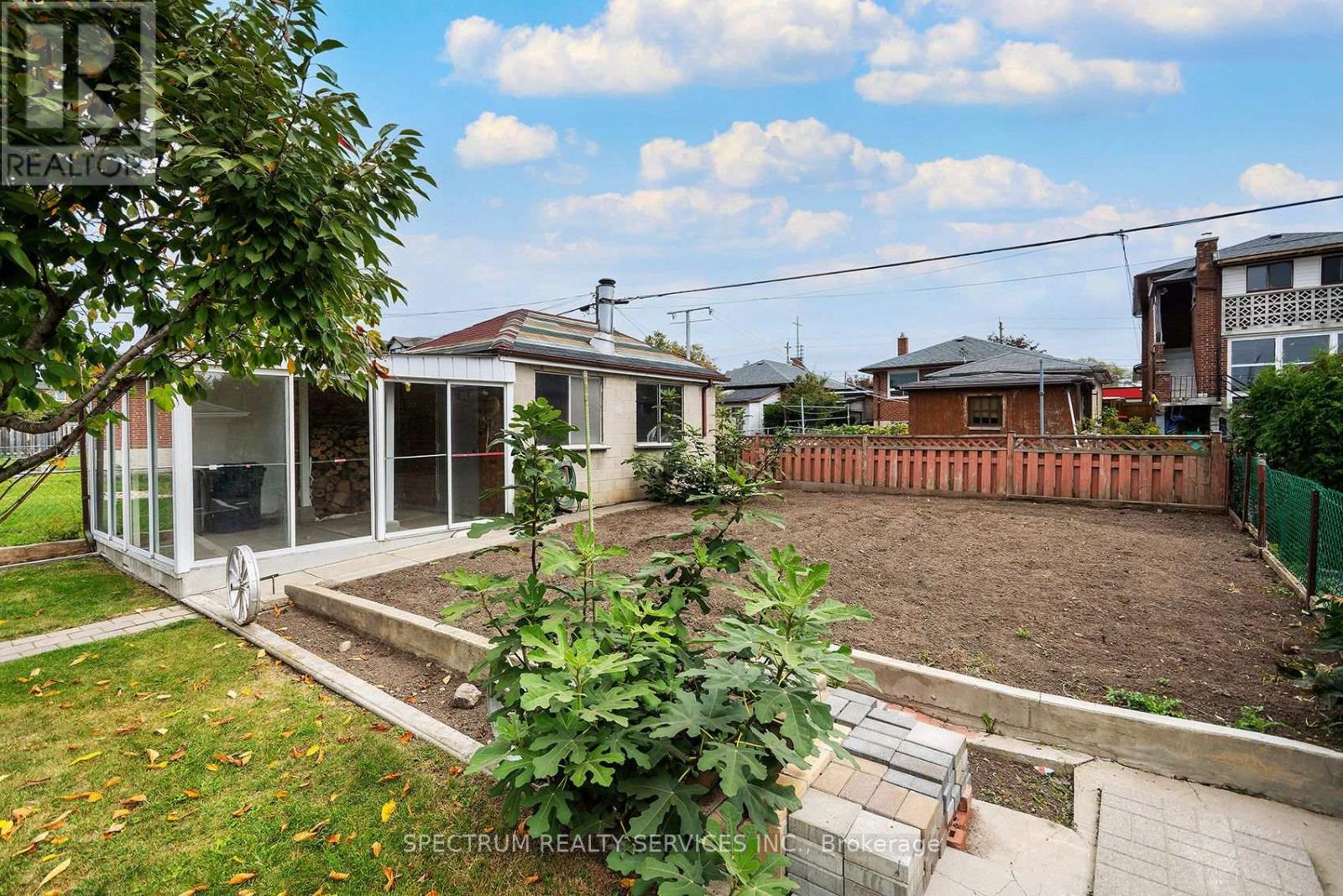 37 Jocada Road, Toronto, Ontario  M6L 2J4 - Photo 44 - W13846808