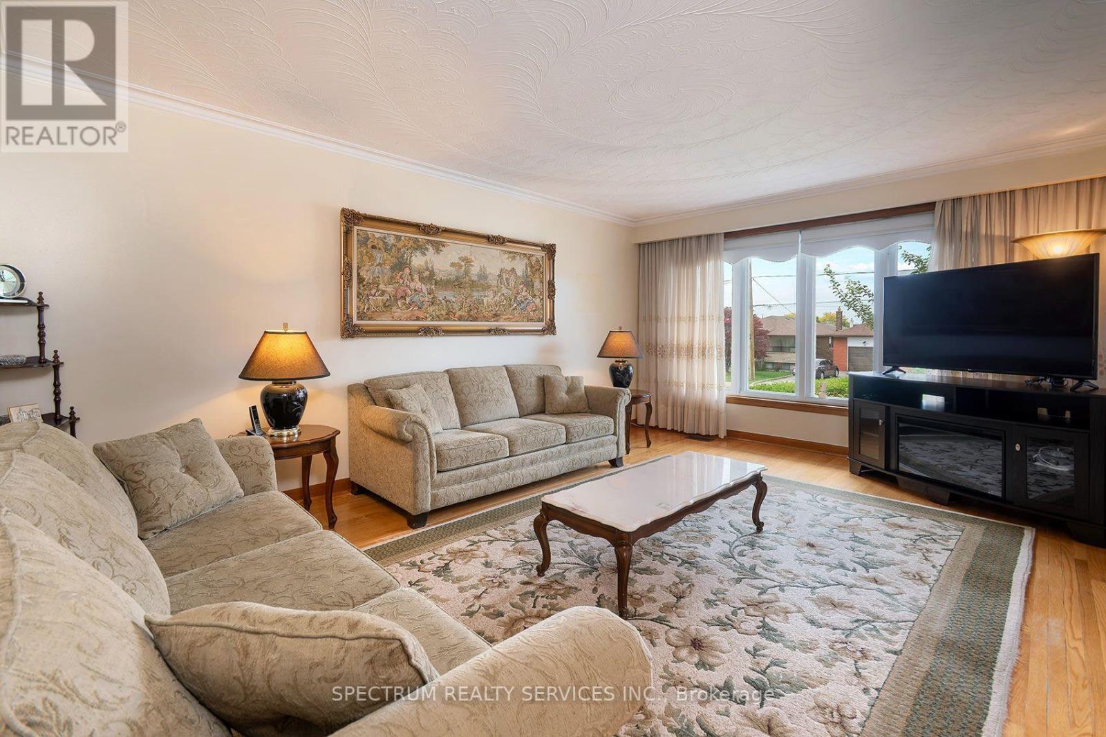 37 Jocada Road, Toronto, Ontario  M6L 2J4 - Photo 8 - W13846808