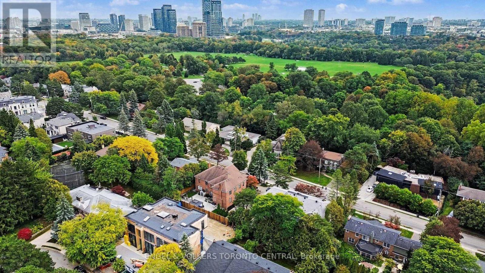 11 Suncrest Drive, Toronto, Ontario  M3C 2L1 - Photo 13 - C13845982