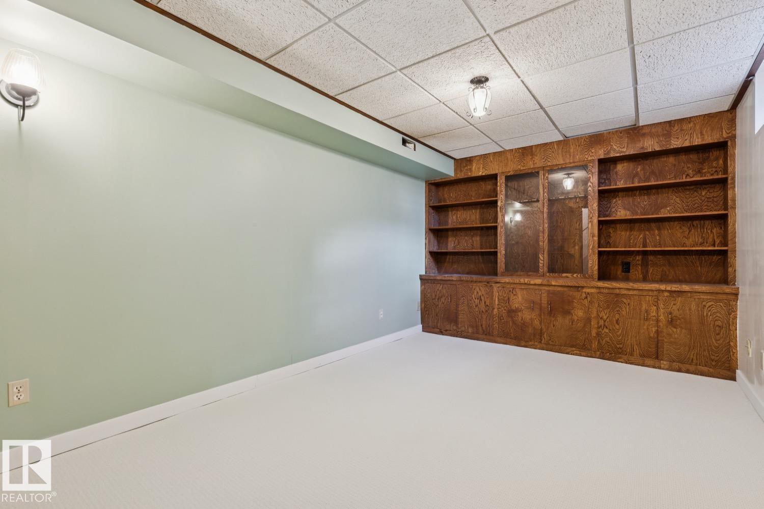 11519 42 AV NW