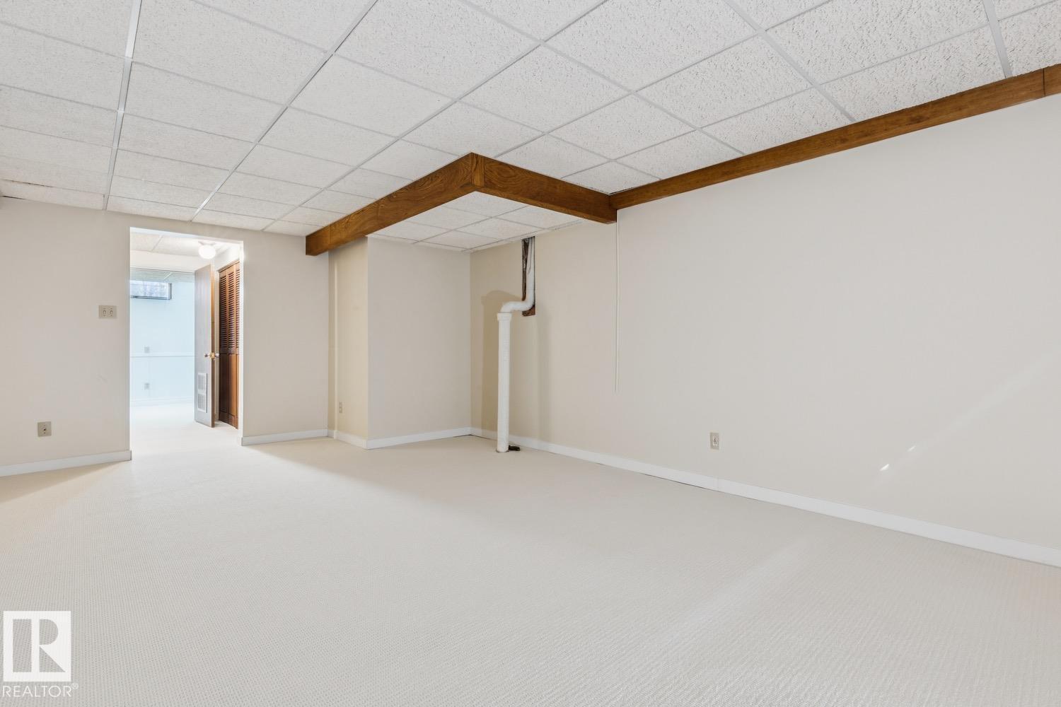 11519 42 AV NW