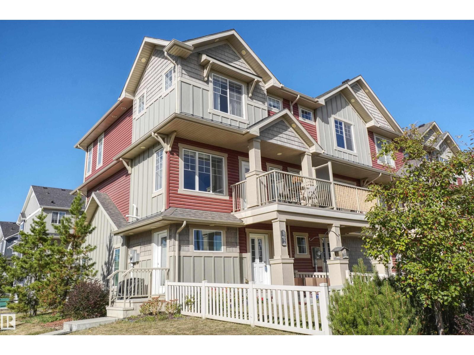 862 DANIELS WY SW