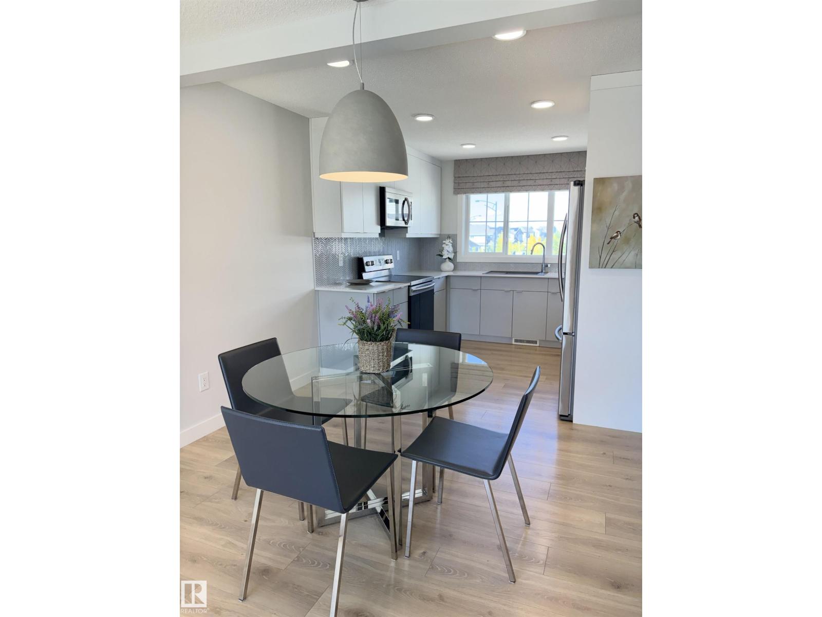 862 DANIELS WY SW