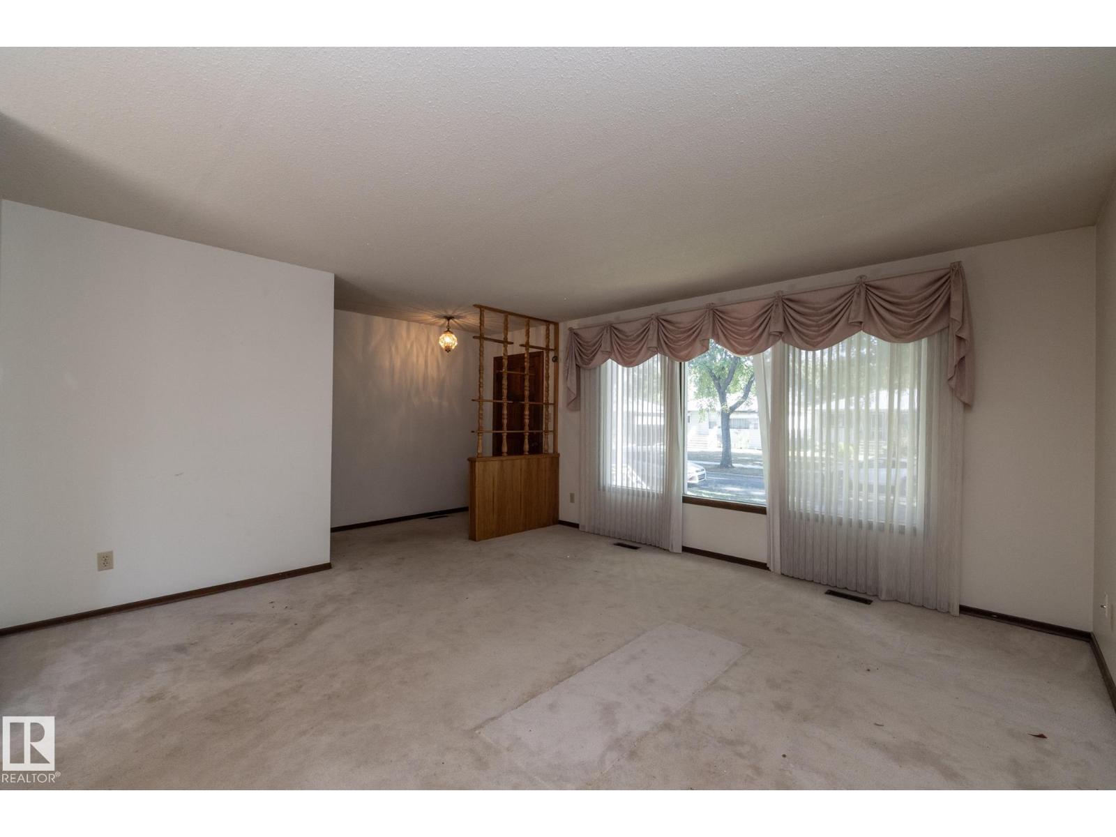 11322 52 ST NW