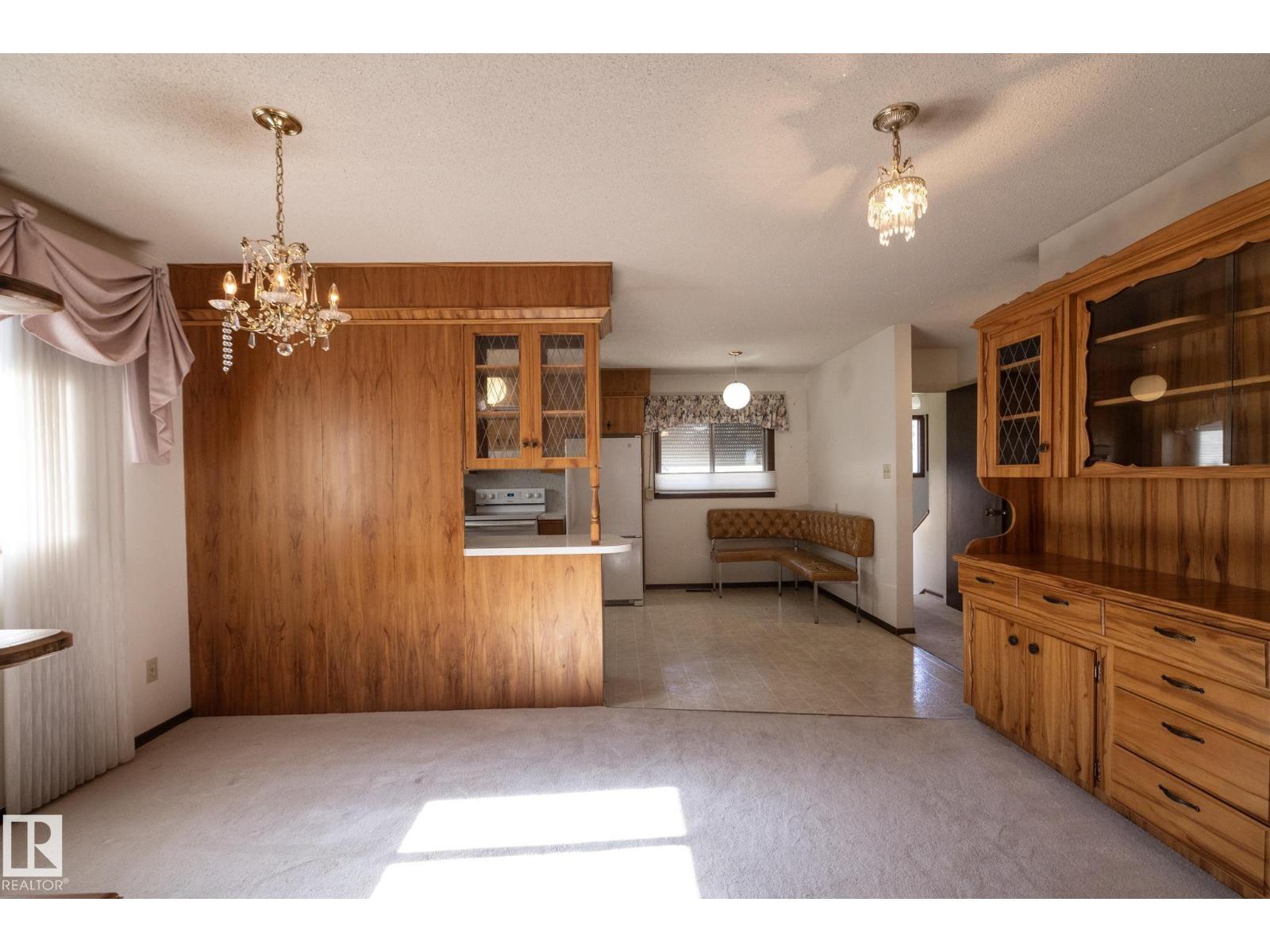 11322 52 ST NW