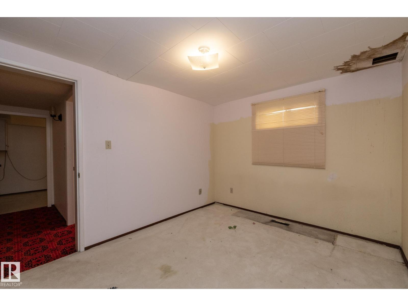 11322 52 ST NW