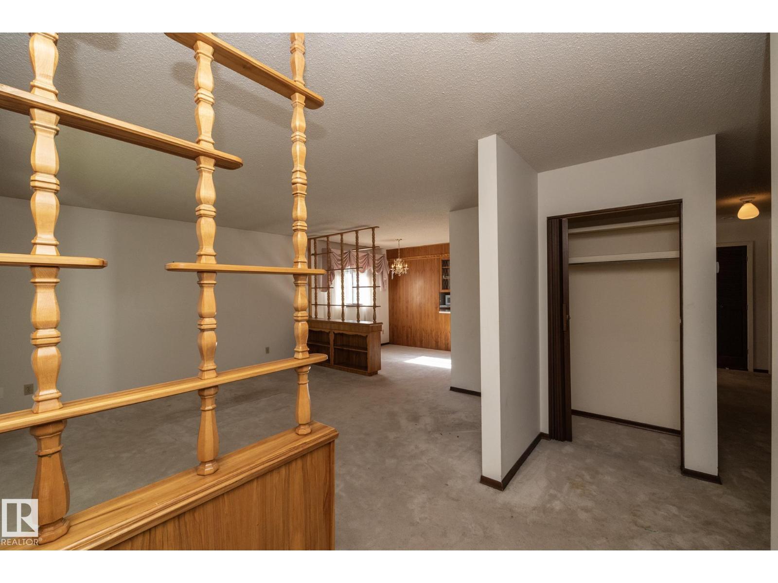 11322 52 ST NW