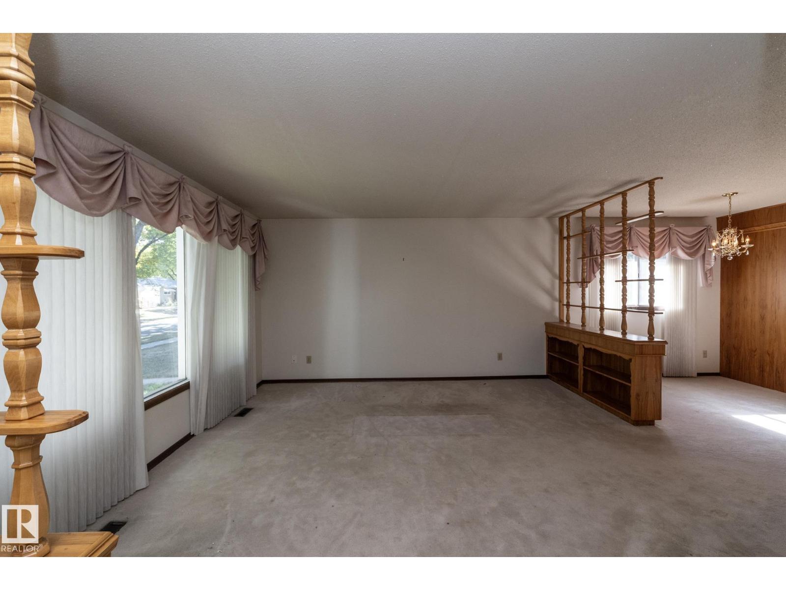 11322 52 ST NW