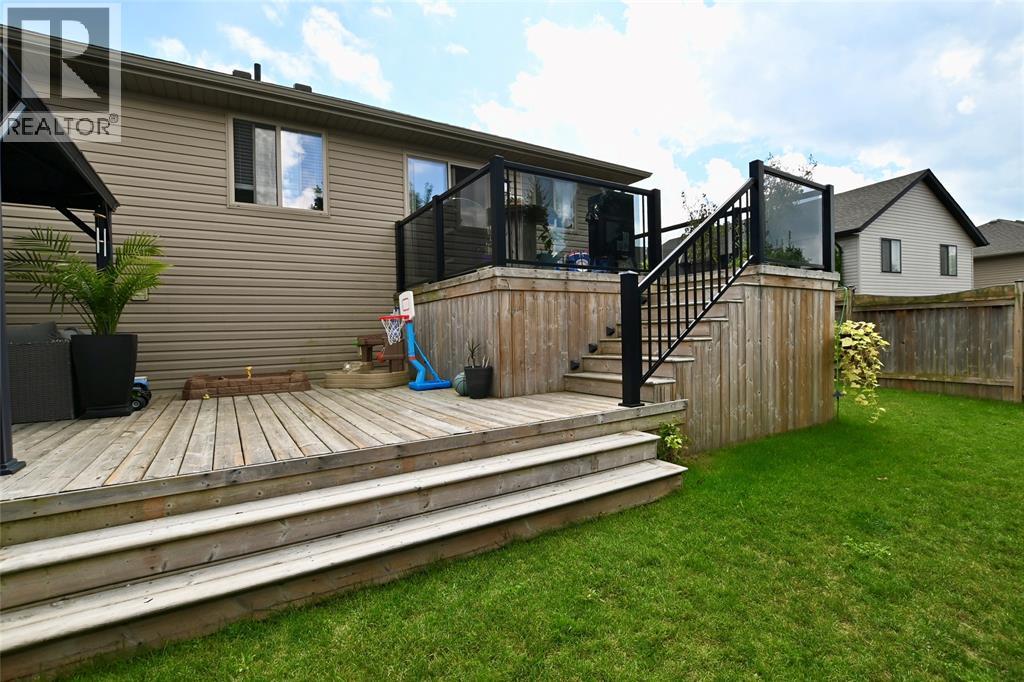 608 SPOKANE BOULEVARD St Clair Ontario Canada N0N1G0 5