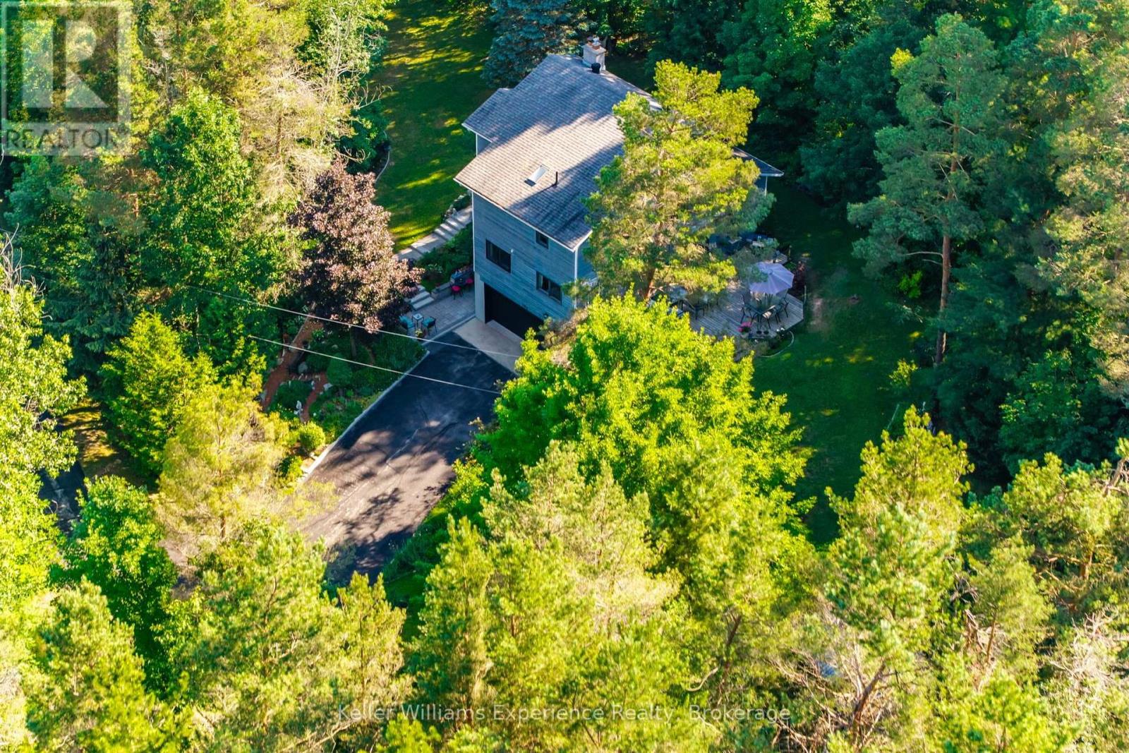 122 Poyntz Street, Penetanguishene, Ontario  L9M 1P4 - Photo 5 - S13706560