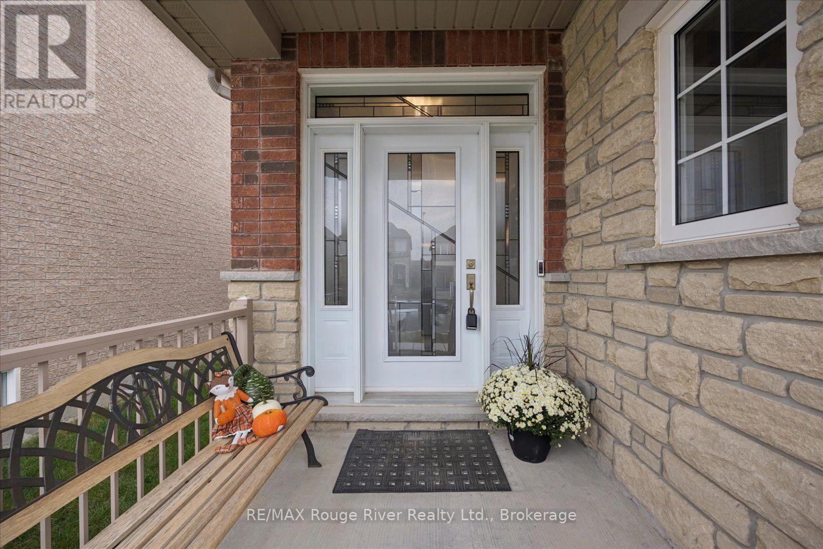 29 St Augustine Drive, Whitby, Ontario L1M 0L7 - Photo 3 - E13846934