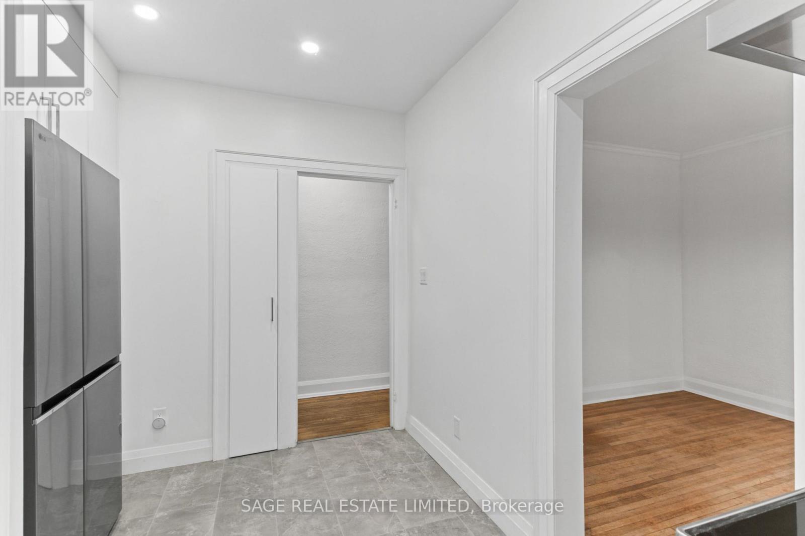Main - 121 Braemar Avenue, Toronto, Ontario  M5P 2L3 - Photo 10 - C13847168
