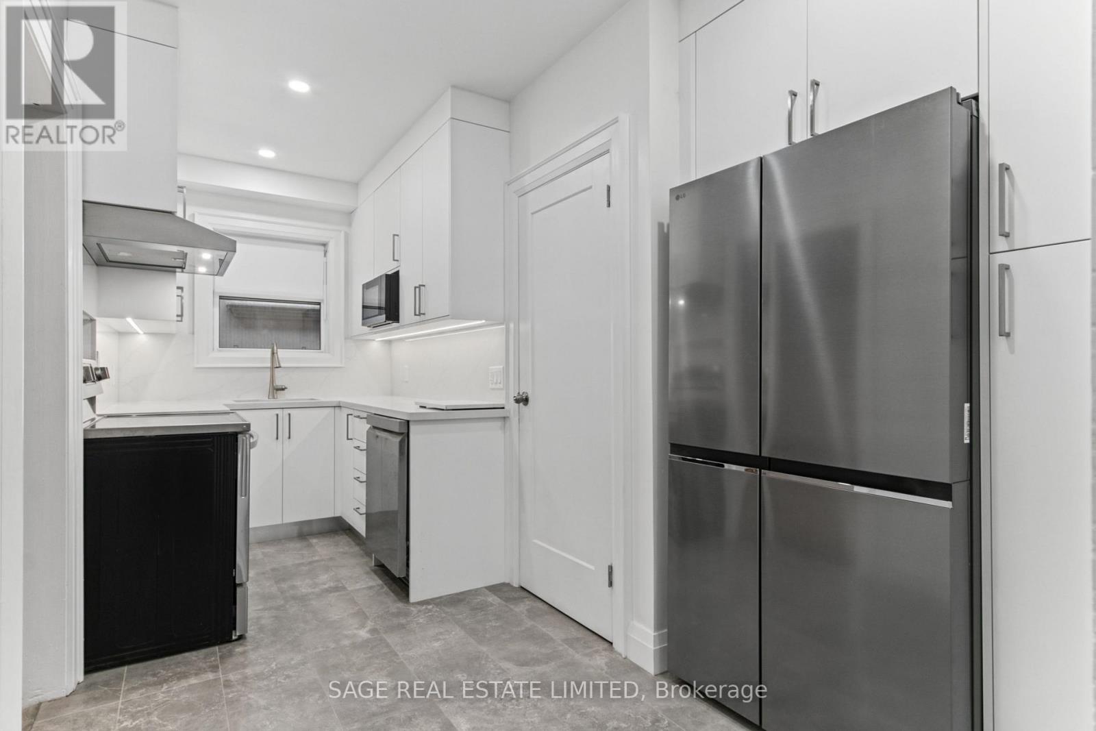 Main - 121 Braemar Avenue, Toronto, Ontario  M5P 2L3 - Photo 8 - C13847168