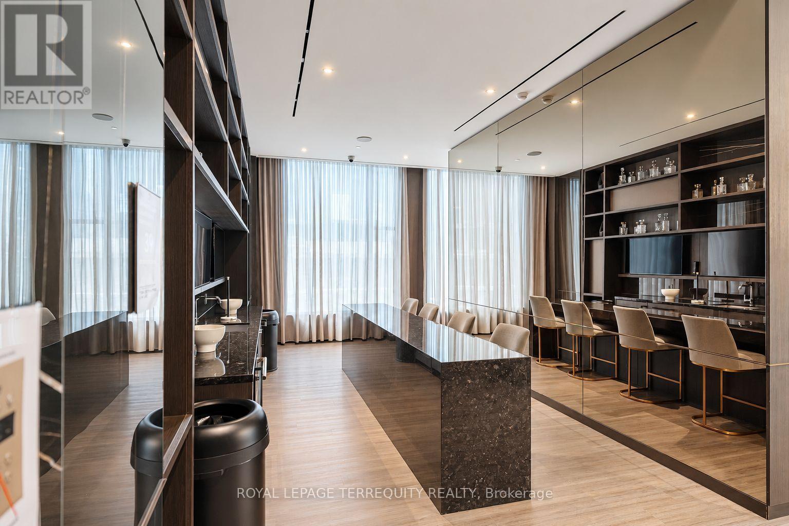 1406 - 11 Yorkville Avenue, Toronto (Little Portugal), Ontario  M4W 0B7 - Photo 12 - C13847336