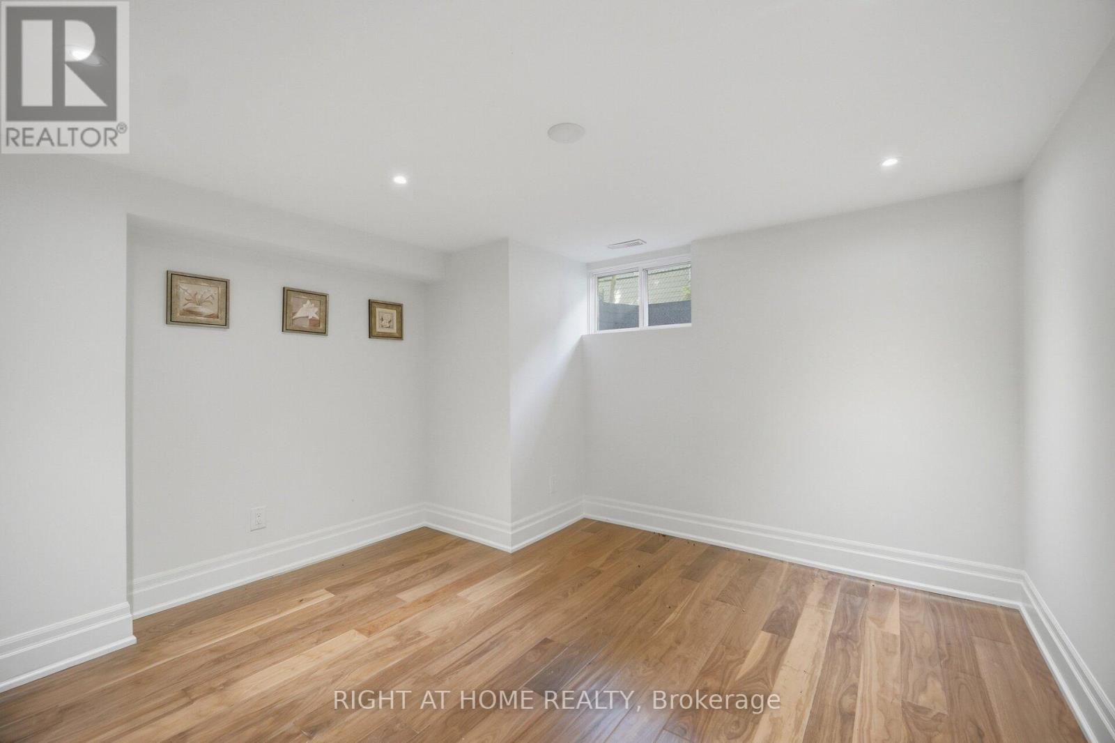 1037 Lakeshore Road W, Oakville, Ontario  L6L 1E7 - Photo 39 - W13830092