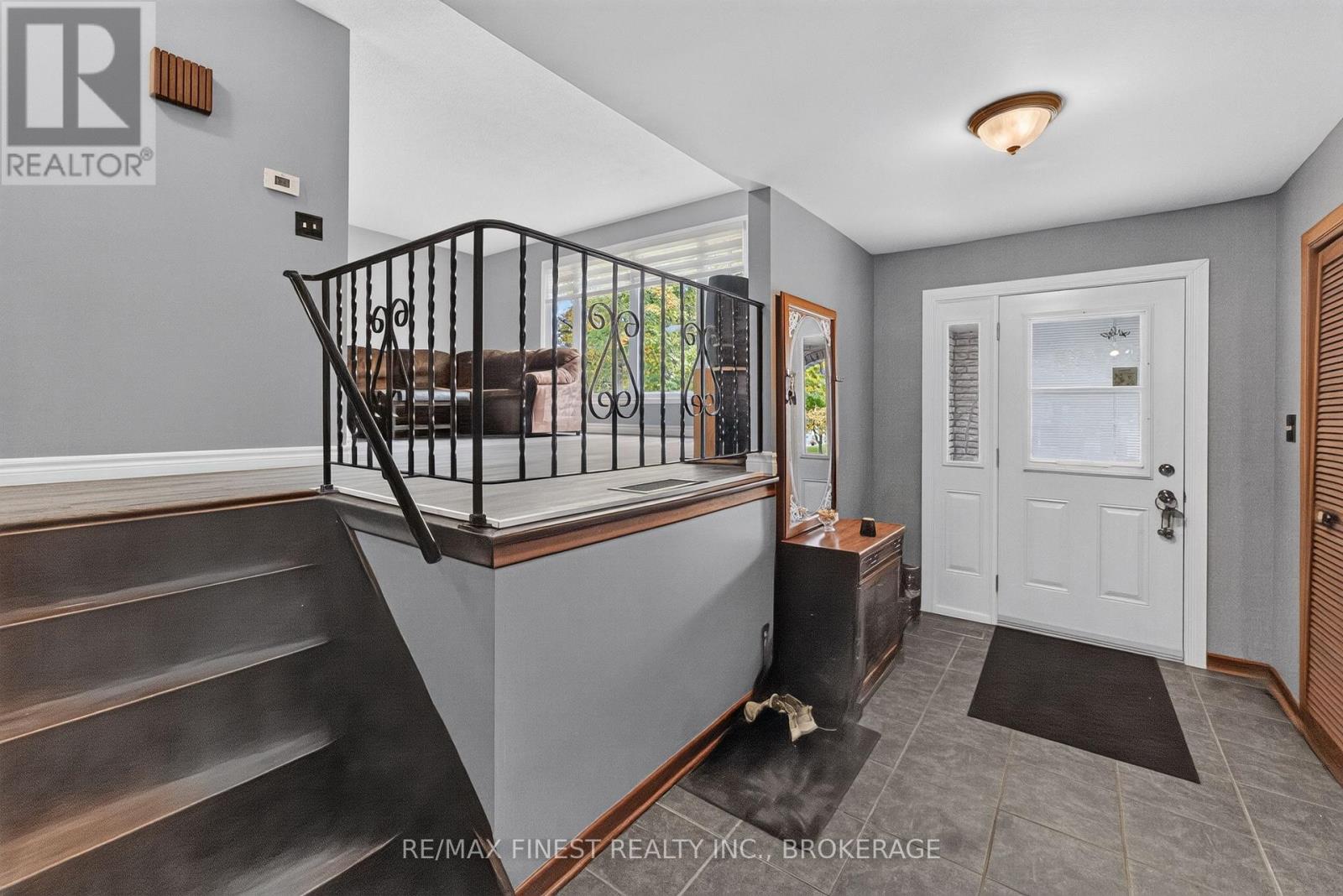 525 Whites Road, Quinte West, Ontario  K8V 5P8 - Photo 4 - X13847100