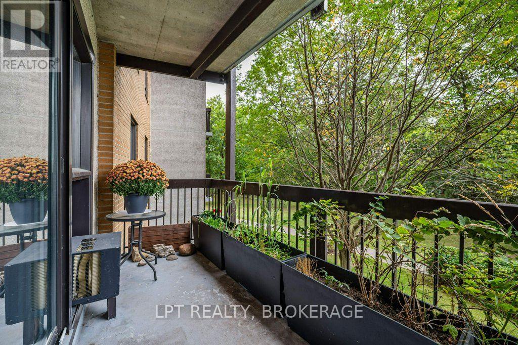 208 - 66 Greenview Drive, Kingston, Ontario K7M 7C5 - Photo 4 - X13847320