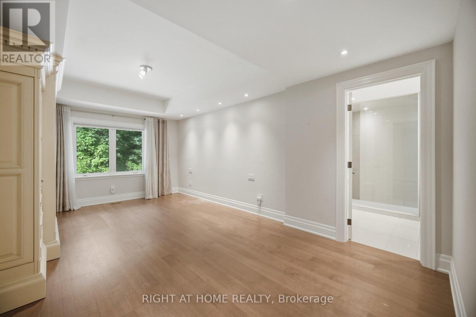 1037 Lakeshore Road W, Oakville, Ontario  L6L 1E7 - Photo 27 - W13830092