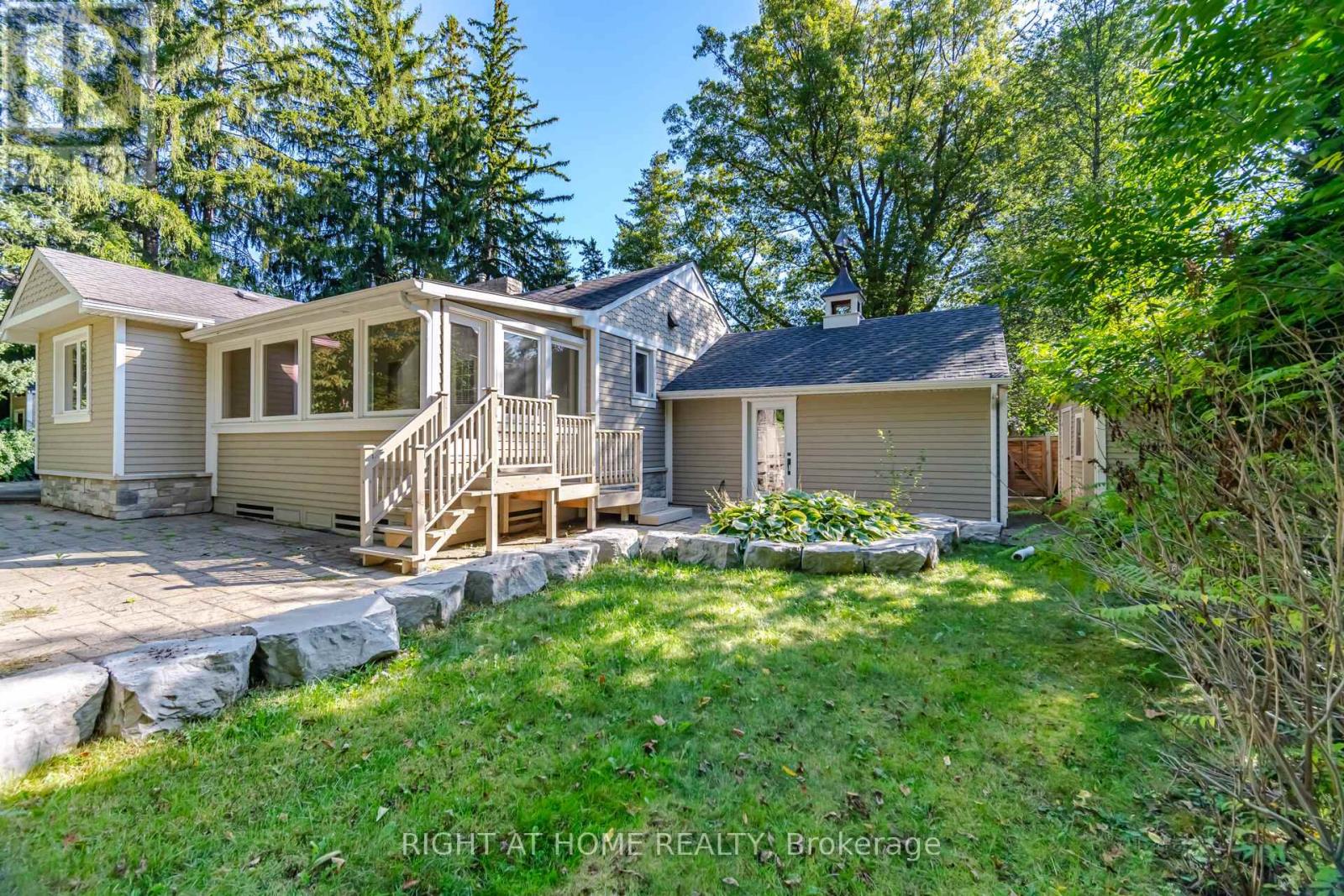1037 Lakeshore Road W, Oakville, Ontario  L6L 1E7 - Photo 44 - W13830092