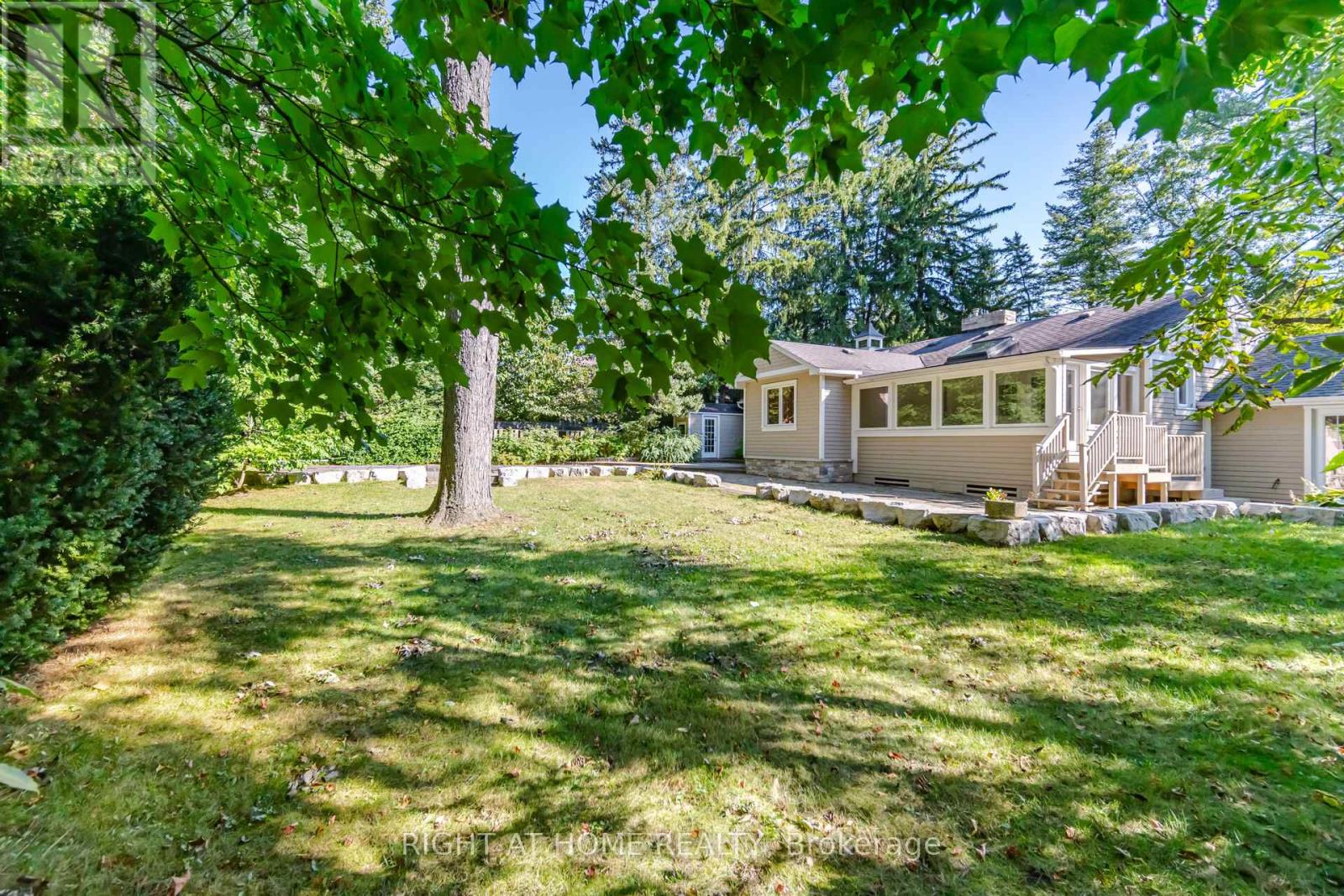 1037 Lakeshore Road W, Oakville, Ontario  L6L 1E7 - Photo 45 - W13830092
