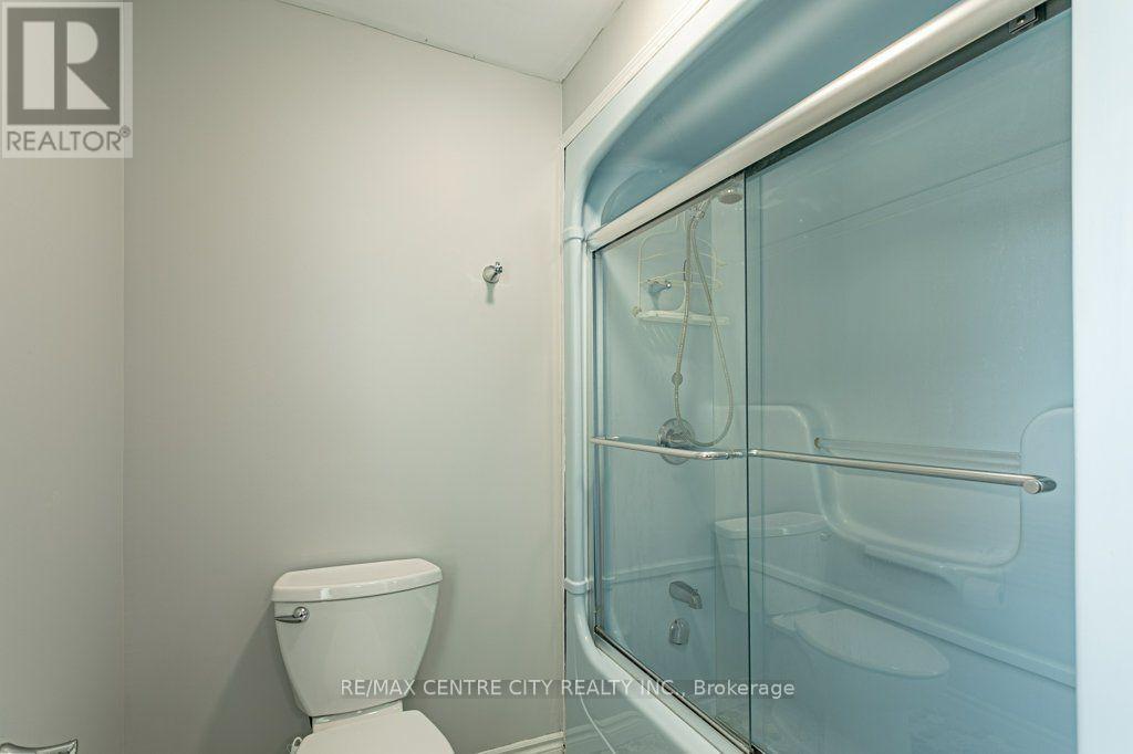 4526 Wonderland Road S, London South, Ontario  N6P 1S8 - Photo 8 - X13847032
