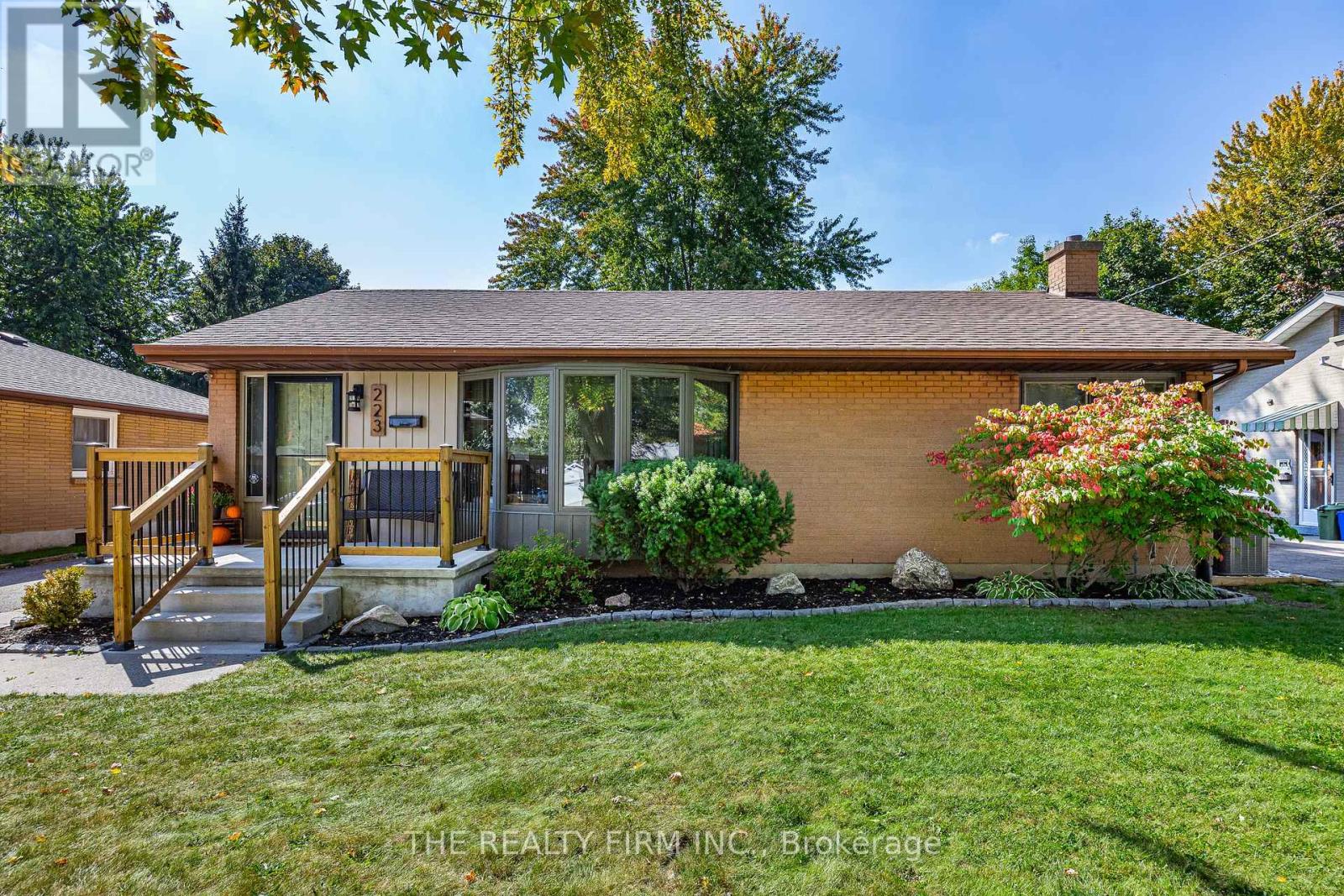 223 Michaelmas Street, London East, Ontario  N5Y 1N2 - Photo 2 - X13847244