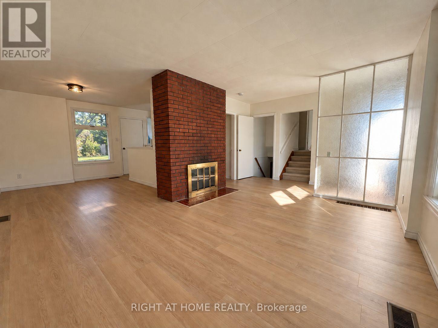 223 Ellendale Drive, Toronto, Ontario  M1P 1P5 - Photo 3 - E13846936