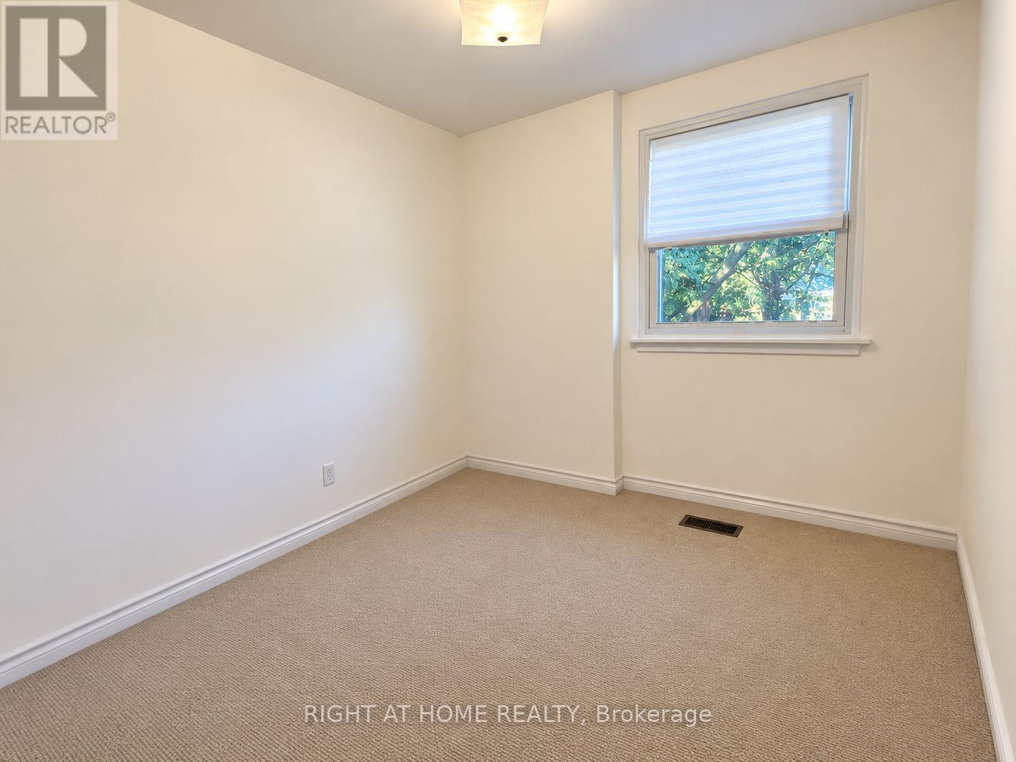 223 Ellendale Drive, Toronto, Ontario  M1P 1P5 - Photo 6 - E13846936