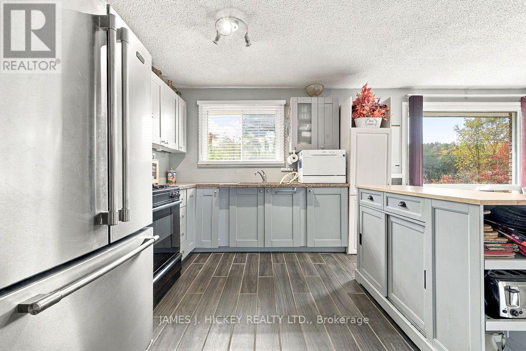 36148 Highway 17 Highway, Laurentian Hills, Ontario K0J 1P0 - Photo 3 - X13847292