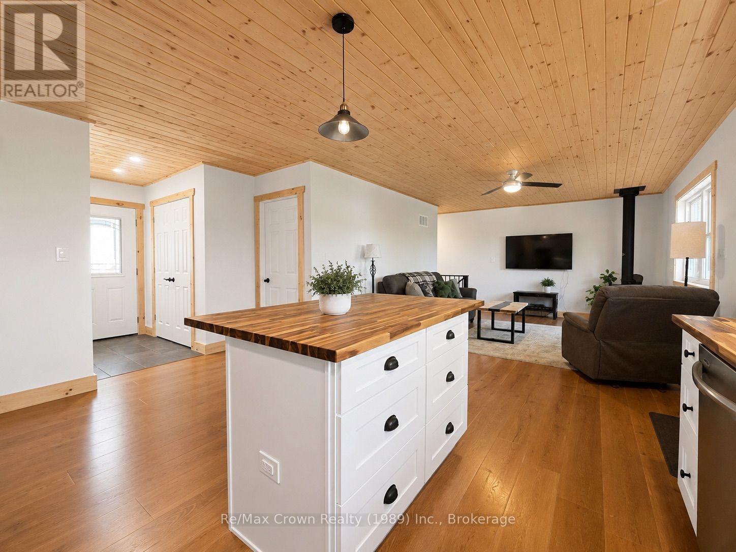 771 Limberlost Point Road, Parry Sound Remote Area, Ontario  P0H 2R0 - Photo 10 - X13846914