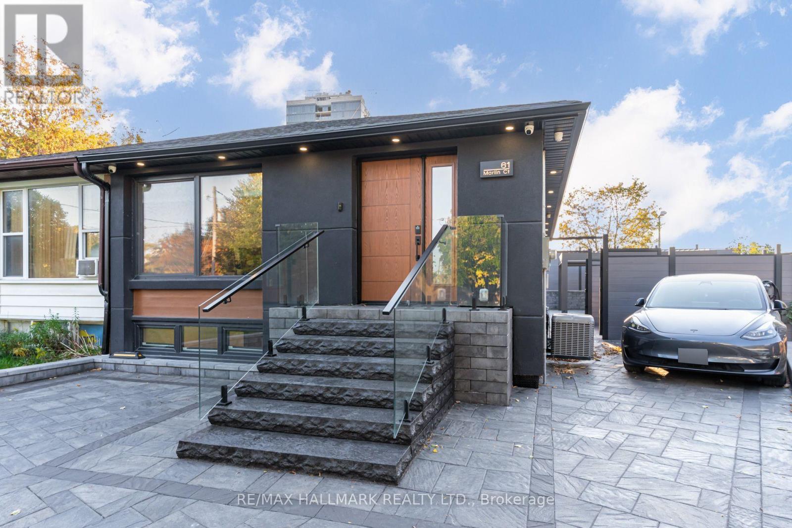 61 Marlin Court, Newmarket, Ontario  L3Y 2W7 - Photo 4 - N13846850